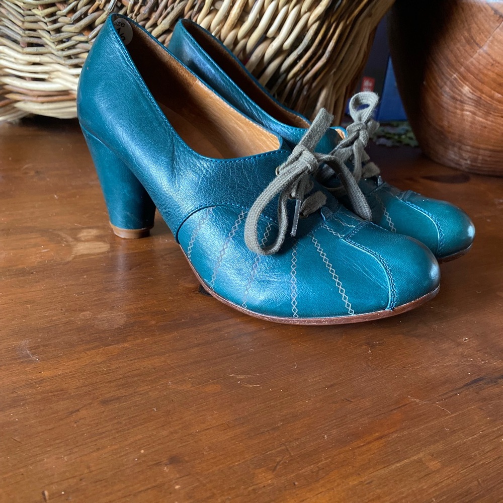 Chie Mihara Teal Leather Heels with Lace Detail - Picture 2 of 11